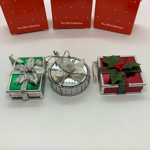 Vintage AVON Set of 3 All Wrapped Up For Christmas Ornaments & Original Boxes - Picture 5 of 7